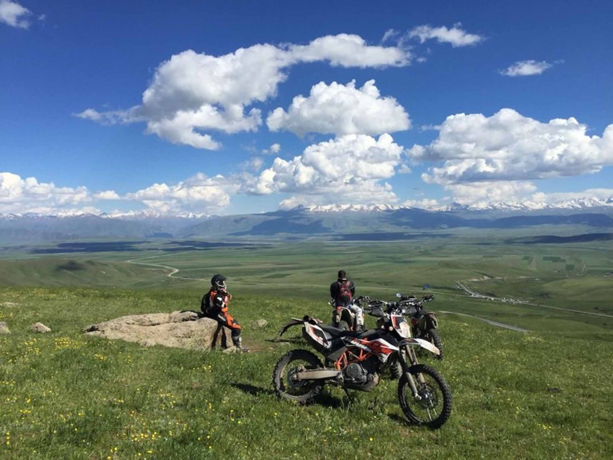 Nomad Ride – Motorbike Tour through Kyrgyzstan
